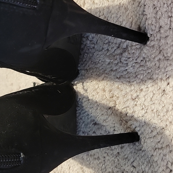 Black Lace-up Heels - Picture 2 of 2